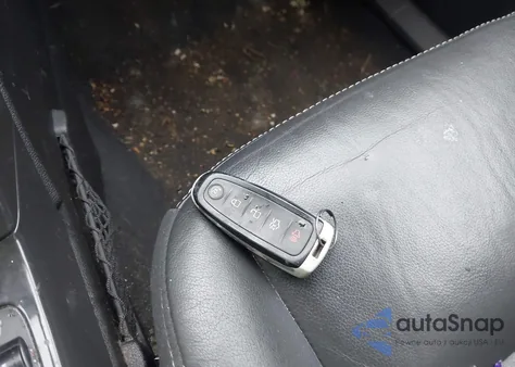 2014 Ford Escape Titanium z USA, uszkodzony, nr VIN 1FMCU0J96EUD93271